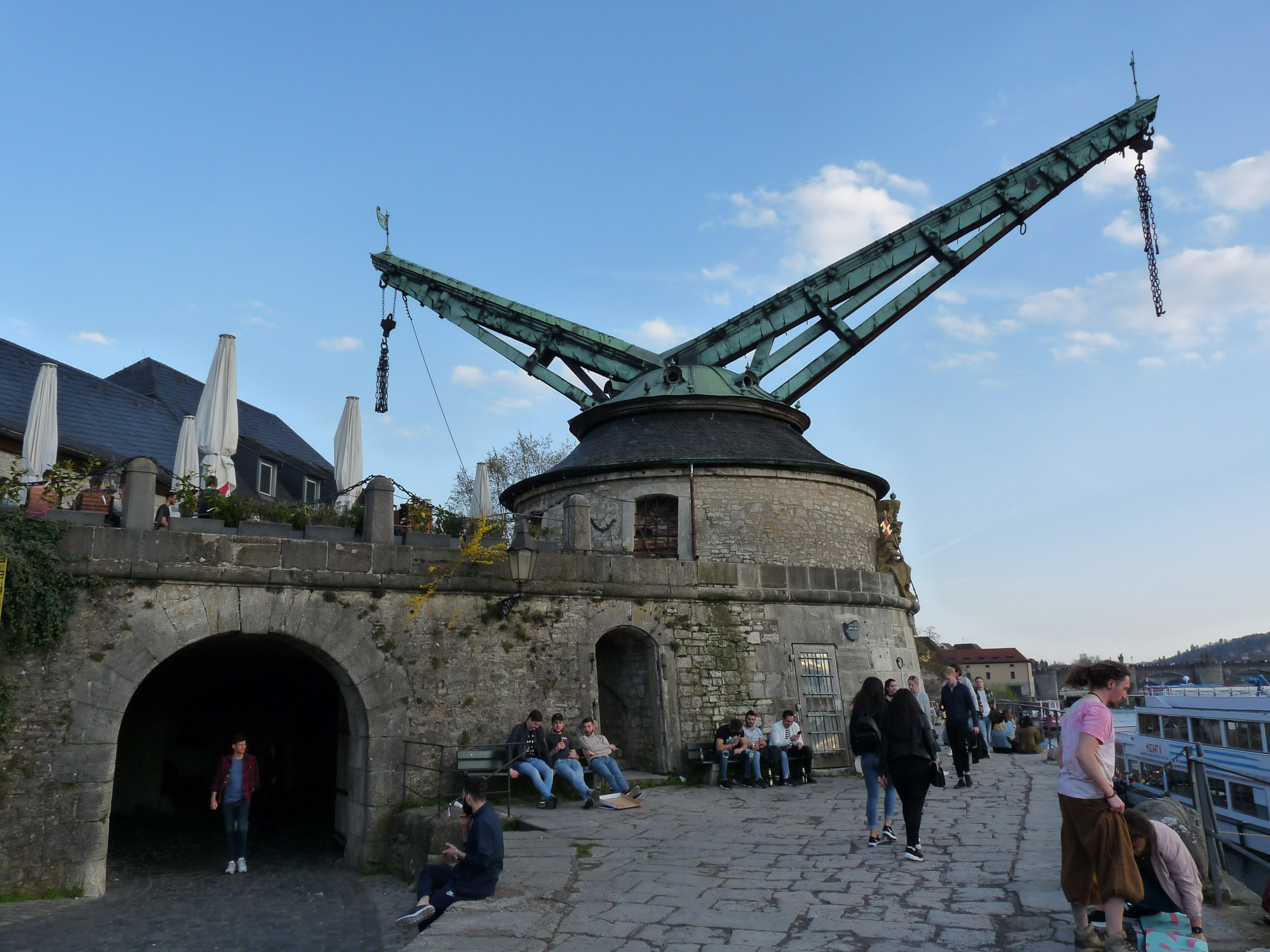 20190330180952 P1120344